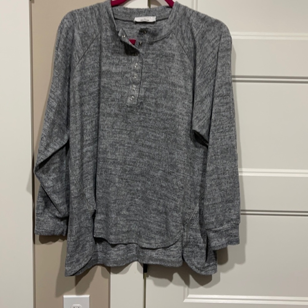 Zenana Fleece heathered gray Boutique pullover top Sz L. Like New Condition.